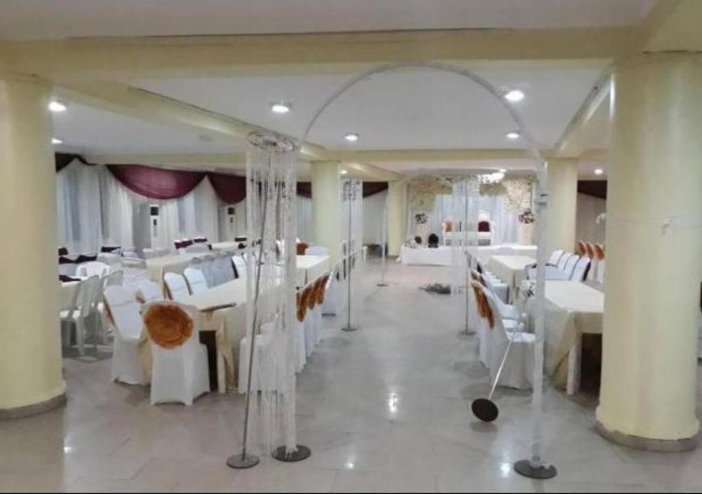 Presken Hotels @Alade Avenue Ikeja Exterior photo